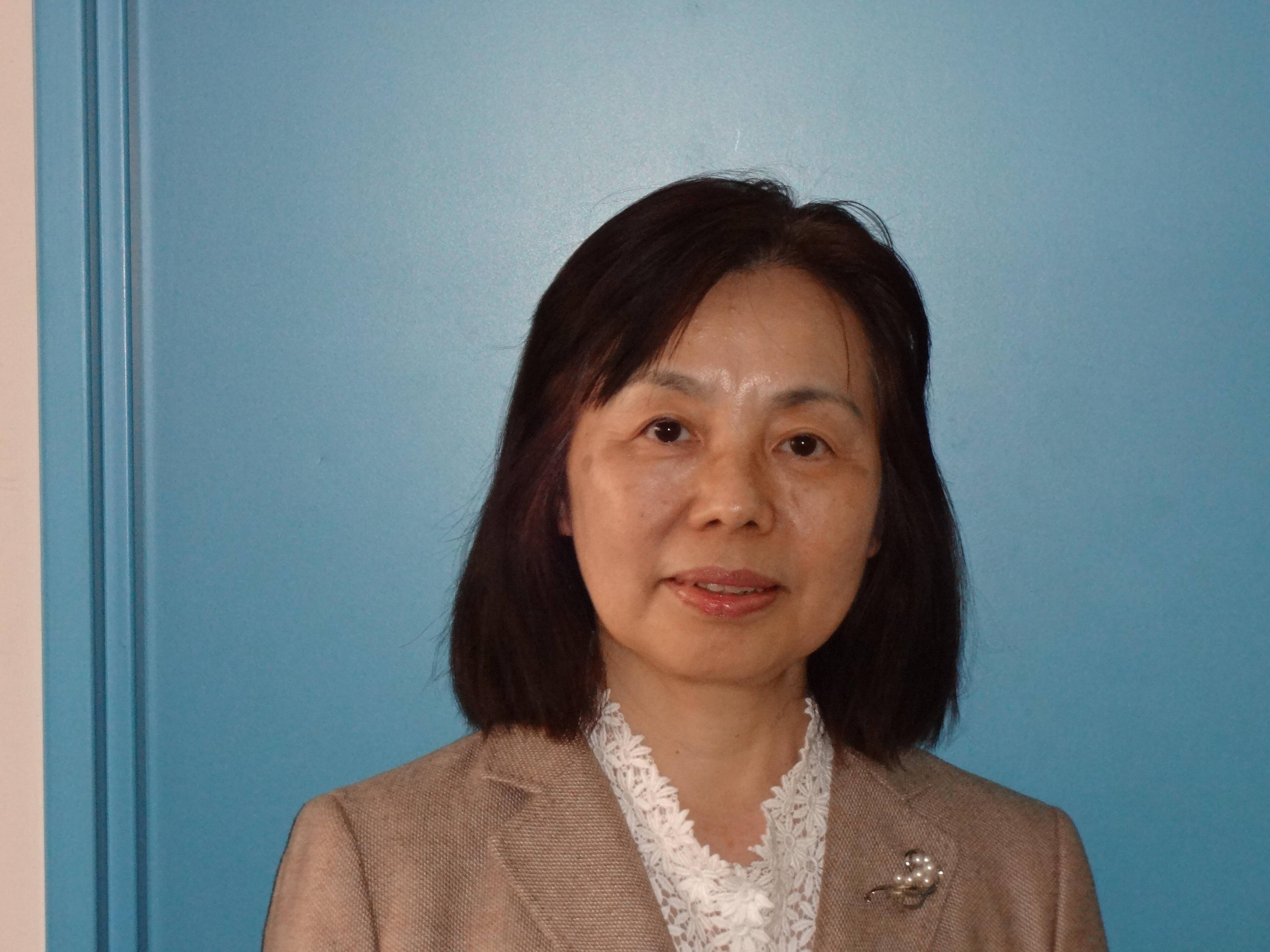 及川　郁子