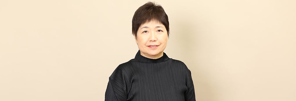 小西　康子